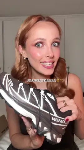 Ma mère va détester mais c’est pas grave 😂 @Salomon  Modèle Salomon xt-6 black coffee  #salomon #fallfashion #shoe #unboxing #salomonxt6 