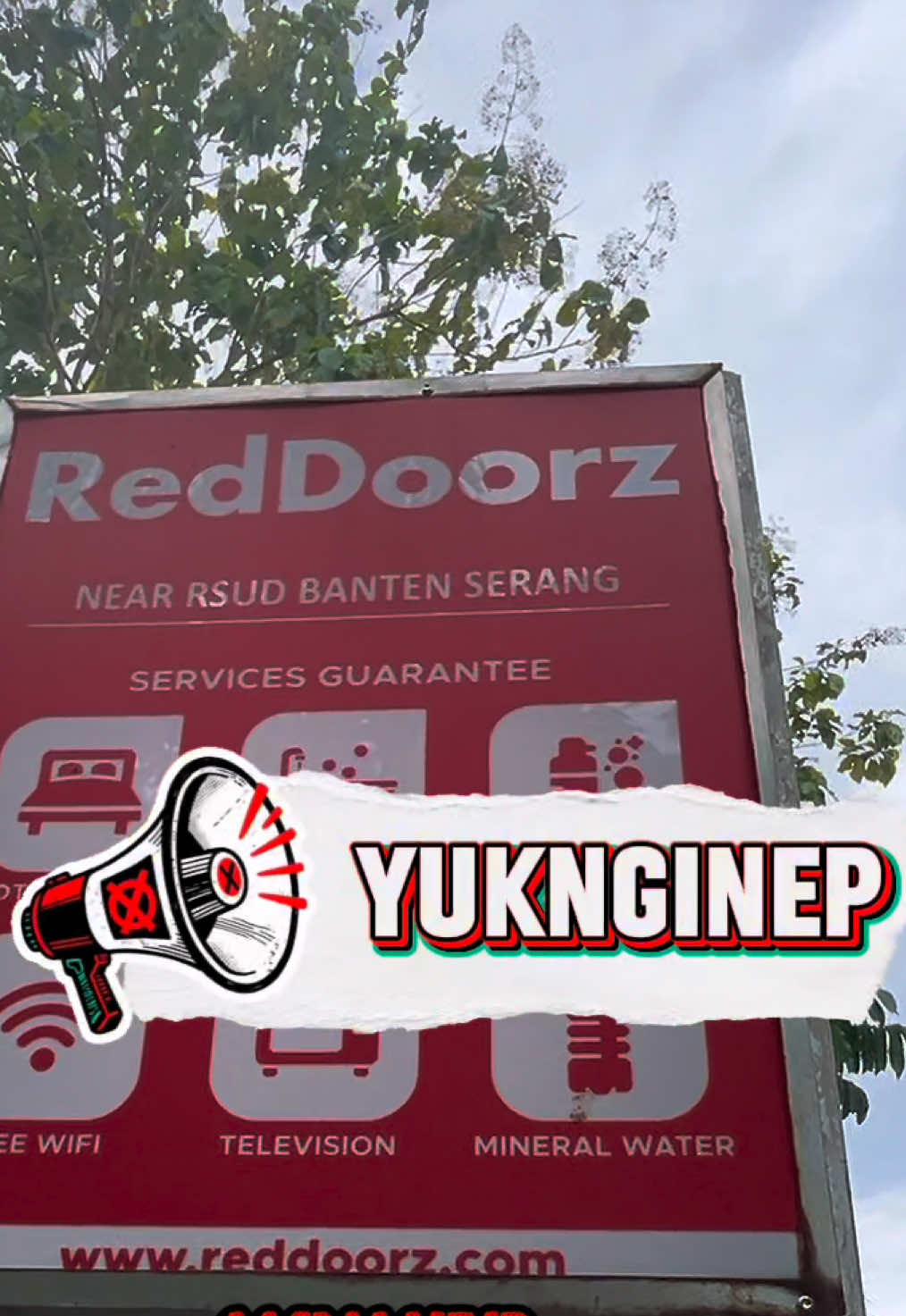 Gak usah bingung lagi sekarang keluar daerah/kota punya budget tipis. Apalagi ke kota serang Karna ada RedDoorz ,yang selalu menyediakan harga yang affordable. kalau ordernya langsung dari aplikasi RedDoorz dan jangan lupa juga masukin kode voucher “YUKNGINEP” untuk promo diskonnya gassken kuy have fun !!! #BukaSemuaPintu #RedDoorz #RedDoorzSerang 