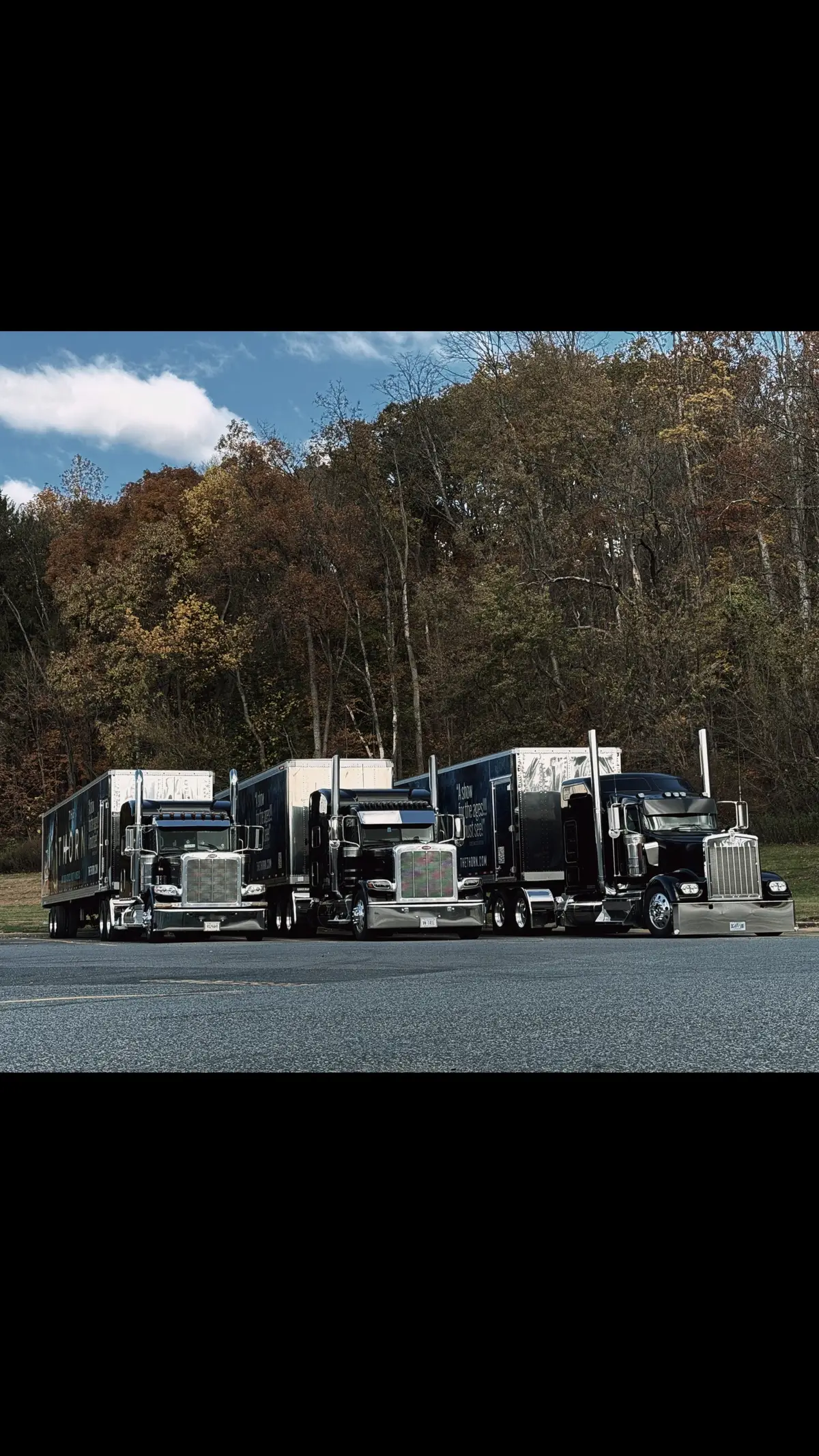 Patiently waiting for night fall to head into the city.. #nyc #newjersey #tourlife #thethorn #dreamliner 😎🖤