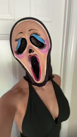 Ghost face is looking glamorous these days #ghostface #halloween 