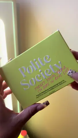 #eyeshadowtutorial #eyeshadowpalette #halloweenmakeuplook #halloweenlook #grwmstorytime 