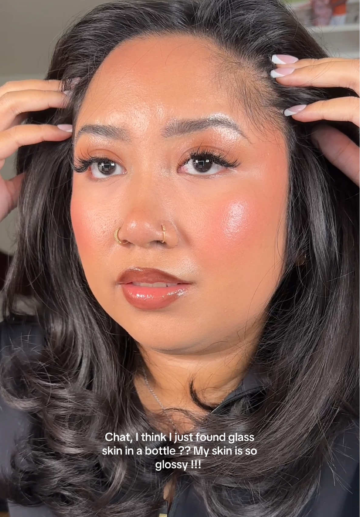 @ONE SIZE BEAUTY glass skin in a bottle ?!?! Yeahhhhhhhh 🍩 || Powder Melt Glass Setting Spray ✨#onesize #onesizebeauty #glassskin #settingspray #powdermelt 