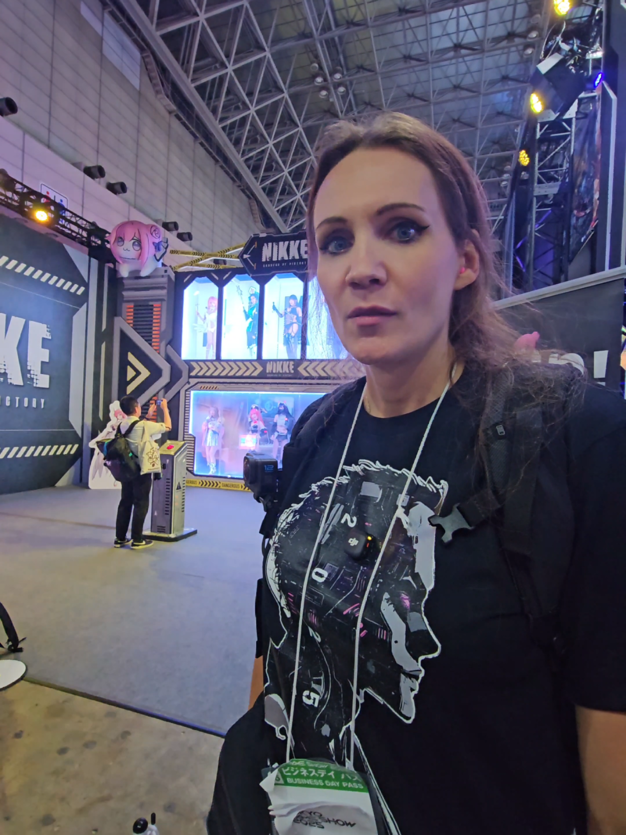 Il n'y avait littéralement rien d'autre sur le stand à part 1h30 de file d'attente pour tirer un papier au hasard qui donnait le droit de voir des cosplayeuses. #damdamlive #tgs2025 #nikke #nikkegoddessofvictory #japan 