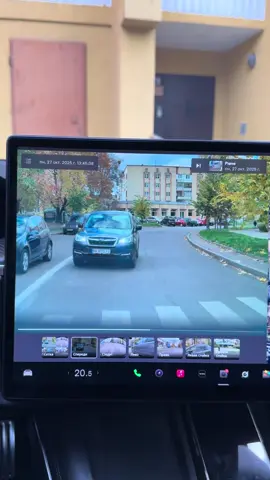 Шо він там забув?