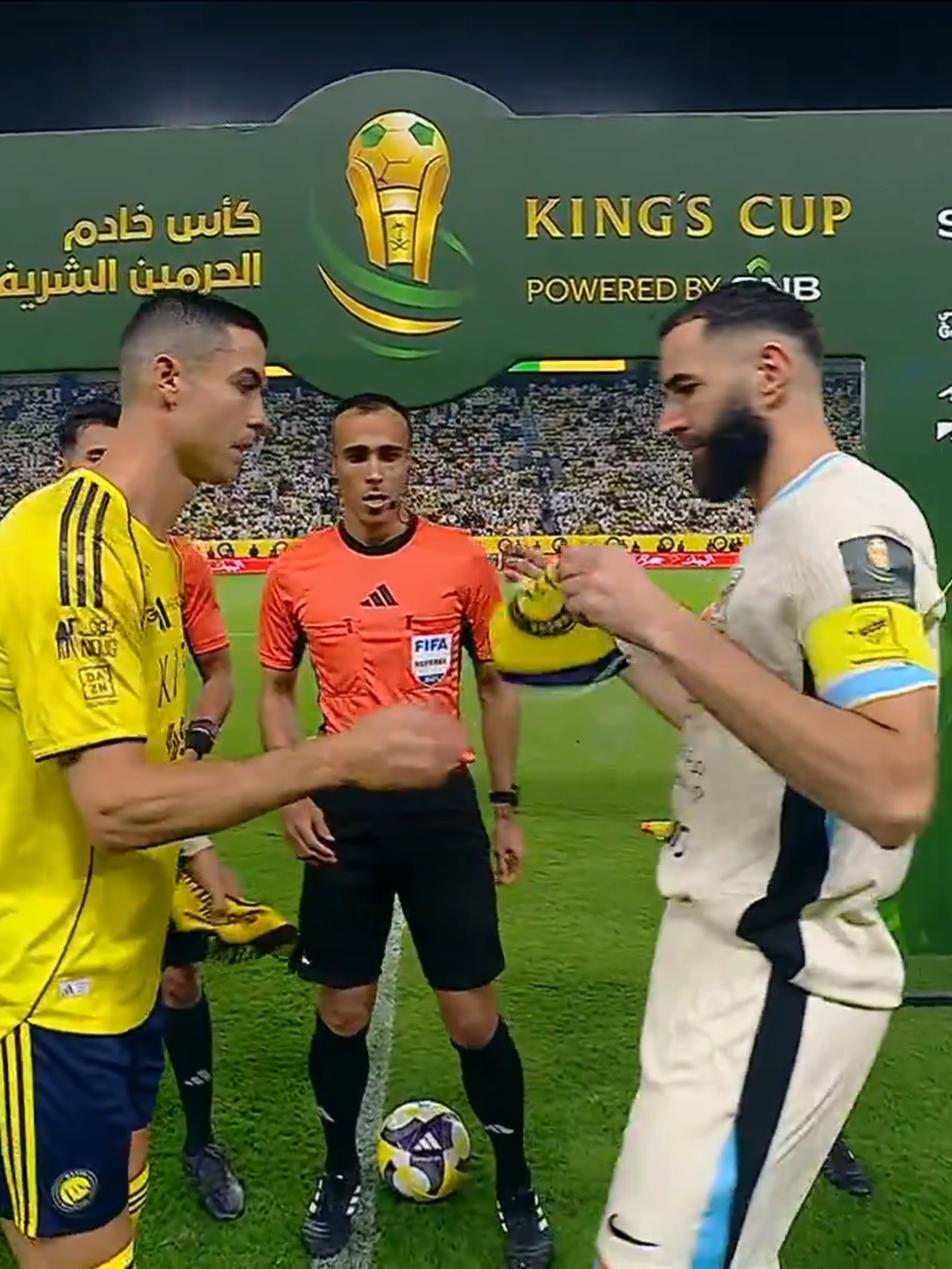 كريستيانو رونالدو وجها لوجه مع كريم بنزيما قبل مباراة النصر والاتحاد