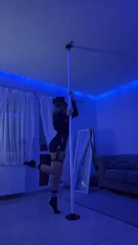 #policewoman 🚨🚨 #poledance #halloween #fyp