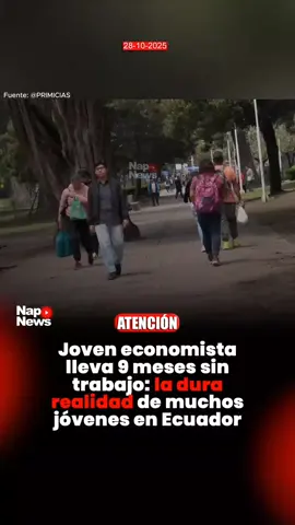 #ATENCIÓN | A pesar de los anuncios oficiales sobre crecimiento económico y generación de empleo, la situación laboral de los jóvenes en Ecuador continúa siendo crítica. Según la Encuesta Nacional de Empleo, Desempleo y Subempleo (ENEMDU) 2024, la tasa de d3s3-mpl30 general fue de 3,7%, pero entre los jóvenes de 18 a 29 años alcanzó un preocupante 9,2%. Las provincias con los índices más altos son Esmeraldas (8,6%) y Pichincha (7,3%), reflejando una realidad distante del discurso oficial sobre la “reactivación económica”. De acuerdo con datos del INEC, cerca del 30% de las personas sin empleo —unas 97.000— nunca han trabajado formalmente, lo que demuestra la dificultad que enfrentan los jóvenes sin experiencia para ingresar al mercado laboral. El caso de Antonio Haro, de 26 años y egresado de Economía en la Universidad Central del Ecuador, ejemplifica la problemática. Desde su graduación en 2024 ha enviado más de 100 hojas de vida y realizado certificaciones adicionales, pero no ha conseguido un empleo acorde con su formación. “El mercado laboral está complicado, por una sola vacante compiten miles de personas y me veo en desventaja por falta de experiencia”, contó Haro desde Quito. El joven también señaló que los salarios ofrecidos son bajos, con sueldos que oscilan entre USD 470 y 500, y empleos de medio tiempo que apenas alcanzan USD 370. Mientras Daniel Noboa insiste en haber impulsado programas juveniles, los datos y testimonios muestran una brecha evidente entre el discurso y la realidad: empleos escasos, bajos ingresos y una competencia feroz por oportunidades limitadas. La historia de Antonio refleja la situación de miles de jóvenes ecuatorianos que siguen esperando que las promesas de “trabajo para todos” se conviertan en hechos. #JuventudEcuatoriana #Empleo #DanielNoboa #Noticias