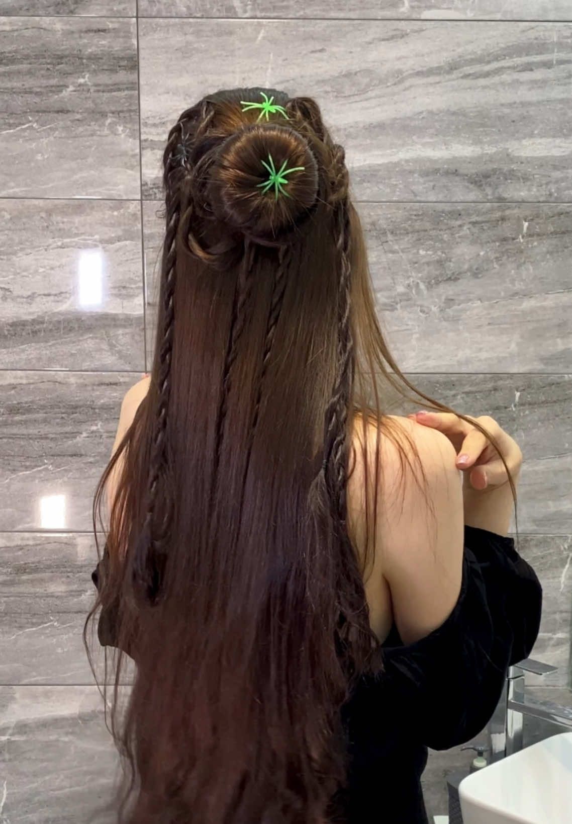 Halloween Hairstyle 🕷️ #hairstyle #halloweenhairstyles #hairstyletutorial #halloweenhair #halloweenlook  