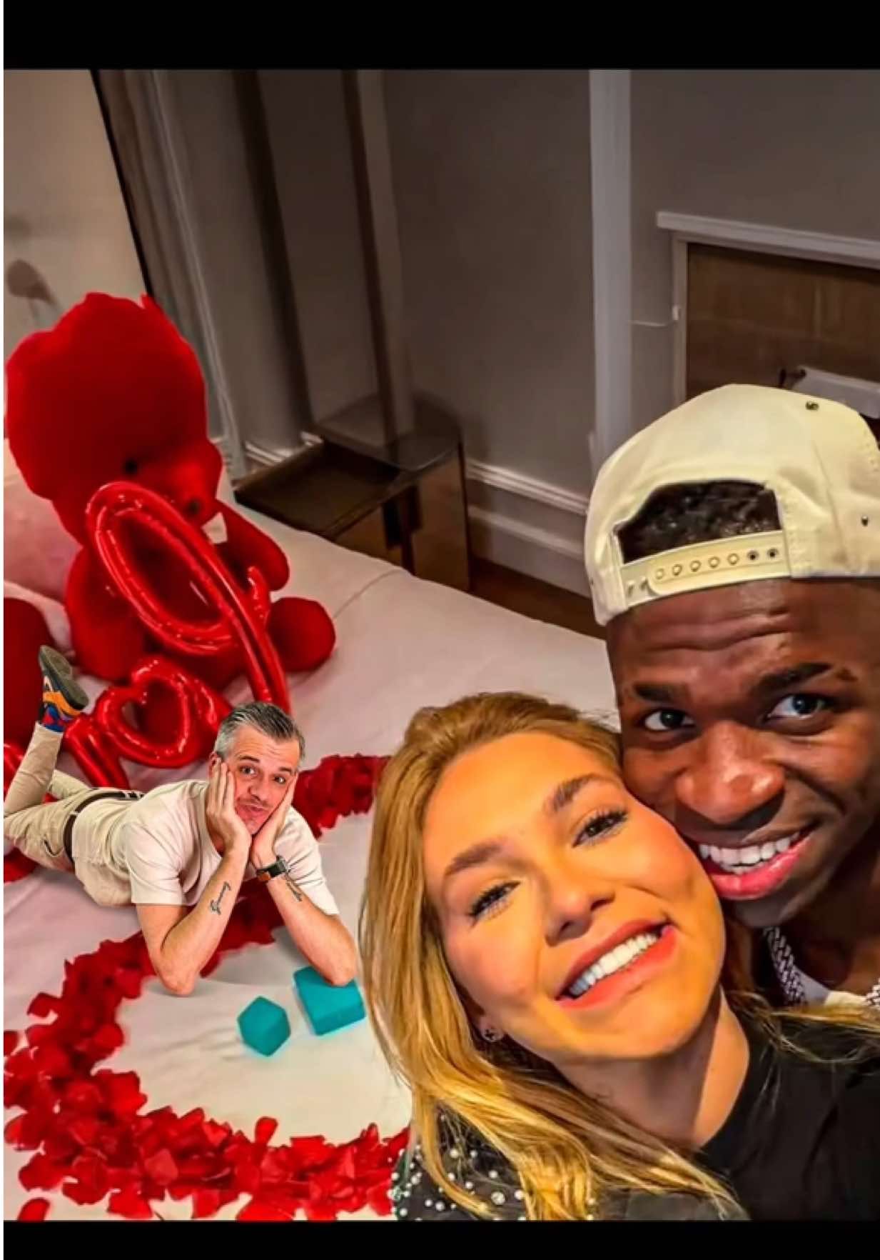 não tá fácil essa vida de social media🤣 #vinijr #virginia #humor #fyp #marketing 