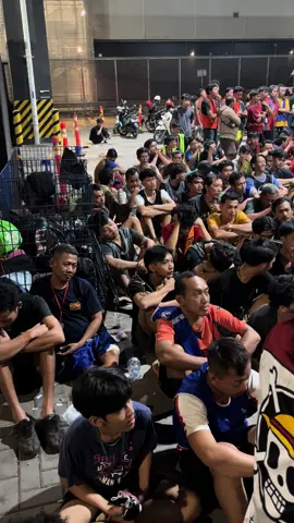 Semangat pejuang rupiah😎 #dailywolker #shopeeexprees #bekasidc #fypシ゚ #logos 