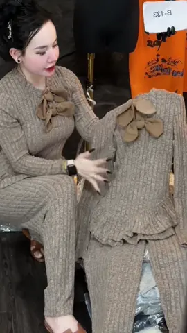 Set Bộ Nữ Chất Vải Len Lông Phối Nơ Cute Quần Suông Mềm Mại Ấm Áp Phong Cách Dễ...#setbonu #xuhuong #bodonu #viralvideo 