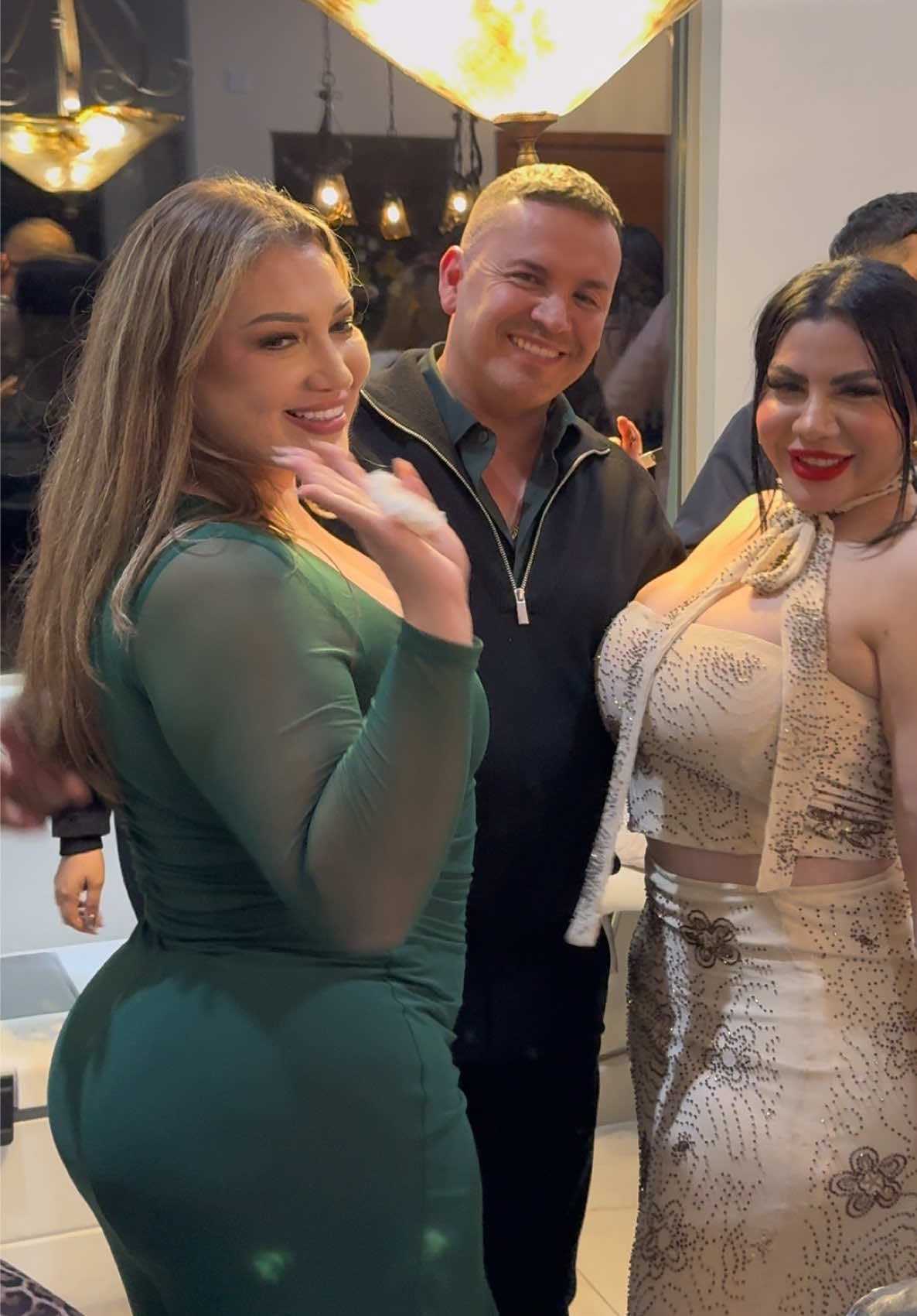 @Omar Santillan  @Maria  @Chimo 