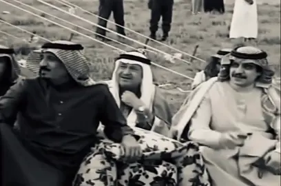 مقطع يجمع امراء وملوك المملكه العربيه  السعوديه الله يرحم من مات منهم ويطول بعمر من بقى#ملوك#المملكه_العربيه_السعوديه #الملك_سلمان #ال_سعود#السعوديه 