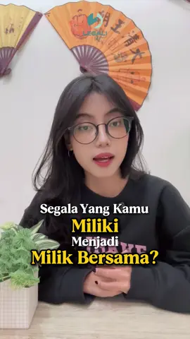 Pernah kepikiran nggak, menikah itu bikin semua yang kamu punya jadi milik bersama? 🤔💍  Makanya, penting banget untuk paham Perjanjian Pisah Harta sebelum atau sesudah menikah. Ini bukan karena nggak percaya sama pasangan lho! 🤝  Justru ini cara kita melindungi berdua, terutama dari risiko bisnis atau utang yang mungkin terjadi di masa depan.  Cerdas finansial! 💰 Yuk, konsultasikan segera dengan Legali untuk membuat perjanjian pisah harta yang tepat buat kamu dan pasangan! ✅ #perjanjianpranikah #perjanjianprenup #postnup #prenup #pisahharta 