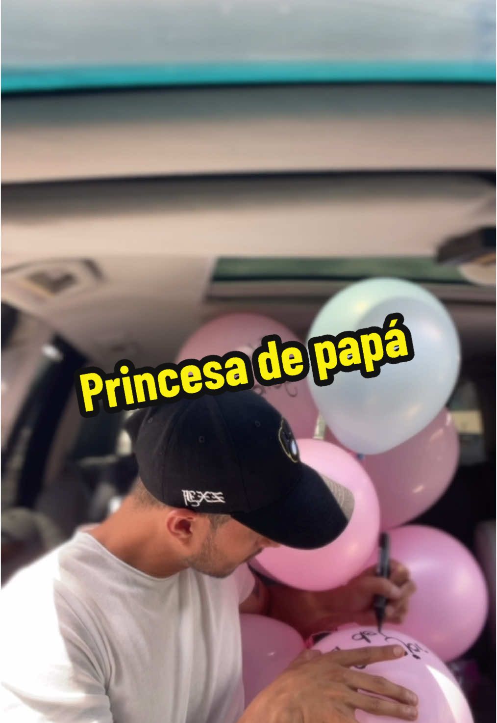 El dinero no da la felicidad pero si permite comprar cosas que crean experiencias inolvidables y quedarán marcados en los recuerdos de nuestros hijos ✨ Feliz cumpleaños mi vida 💛 #papaehija 