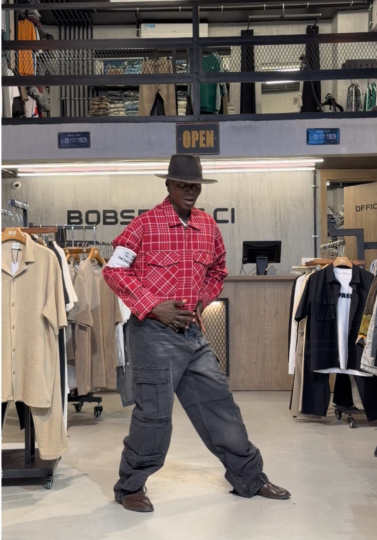 Mickeal Jackson de Côte d’Ivoire nous à rendu visite ❤️‍🔥@raff jackson 