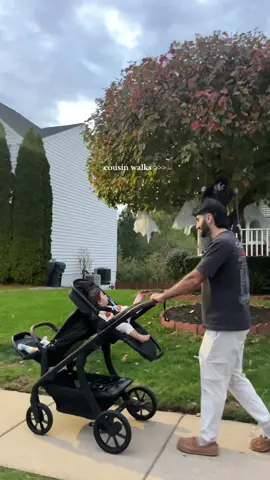 when you’re growing up in the same neighborhood as your cousins, you need a double stroller 👶🏻👶🏻  our favorite double stroller is now available at @target #momcozytarget  @Momcozy Official @momcozy #momcozy #momcozychangego #momcozychangegobabystroller #doublestroller 
