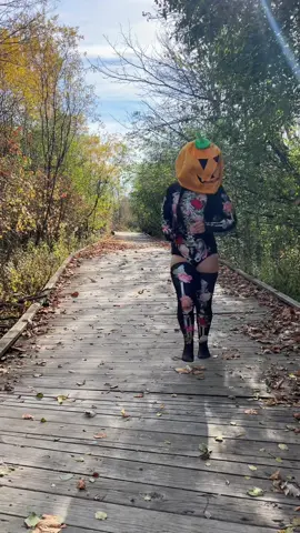 Boo! #spookyseason #halloweencostume #evilshaihulud 