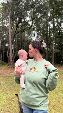 I’m wearing a size large!! #Thanksgiving #fallsweater 