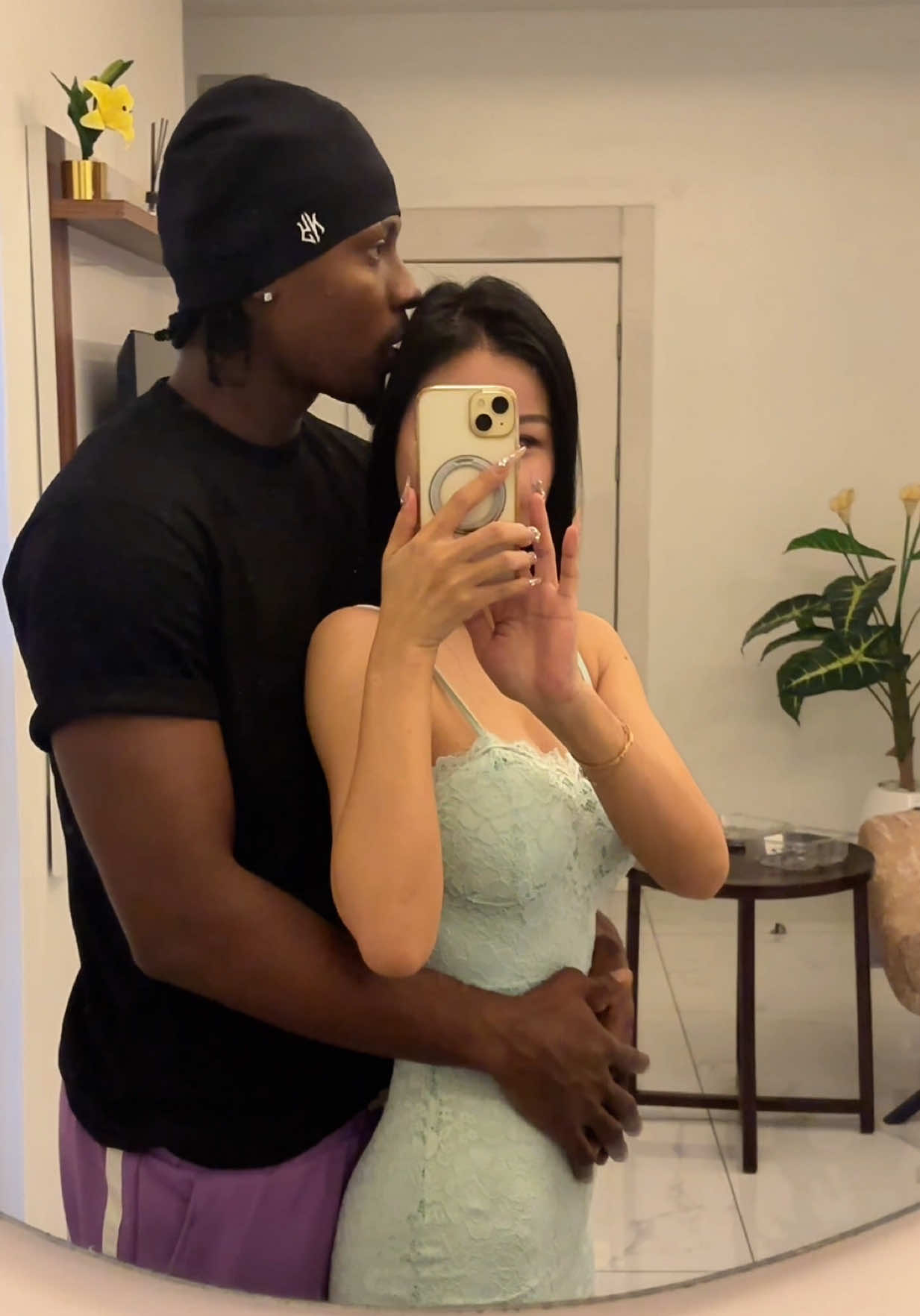 I got a Nigerian boyfriend, so I will find a Chinese husband for Nigerian girls, do you want one?@KING OF TIKTOK❤️‍🩹🔥 #couple #Love #Chinese #African #nigeria 