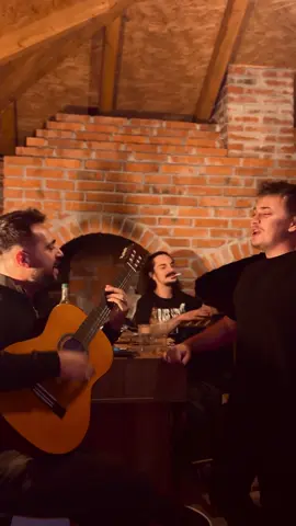 Da li da je žalim ili da joj zavidim..🥂 #fyp #foryoupage #viral #trending #muzika 