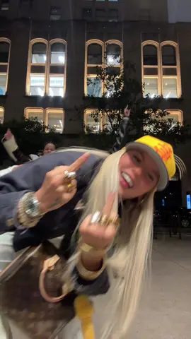 I love you all so much for the love you’ve given me so far on se9 part 1😭😭😭😭😭😭 #fyp #artist #singer #newmusic 