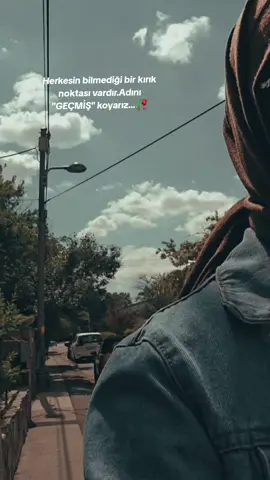 Kahkası bol olanın,gözleri mezar taşı...🥀#