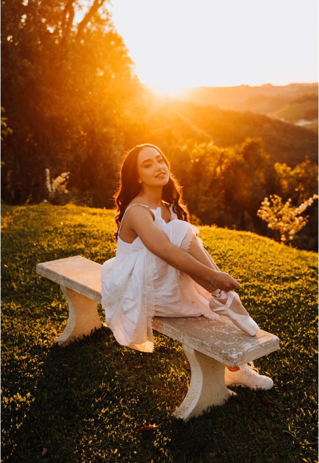 O POV mais perfeito de todos 😍🧡🩰 Você faria fotos assim comigo também? @mensch  #15anos #festade15 #ensaiode15anos #Bastidores #CapCut #book #pordosol #bale #ballet #bailarina #balletdancer 