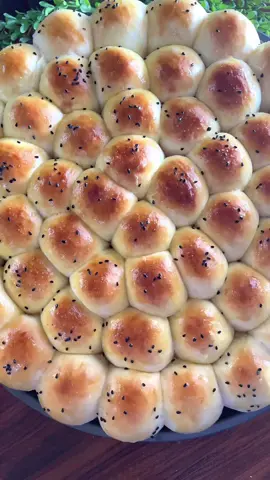 حاز على إعجاب noora_aljanabii و آخرین مقدار خلية النحل مضبوطه  المقادير :- بيضه و كوب لبن كوب حليب سائل ملعقة اكل خميره ٤ ملاعق اكل سكر ونص الى ٤ كوب طحين تخلو بالتدريج لحد متتكون عندي عجينه لا قويه ولا تلزك ملعقة ملح اهم ملاحظه العجينه تنعجن هوايه وتتخمر بكل مرحلة 