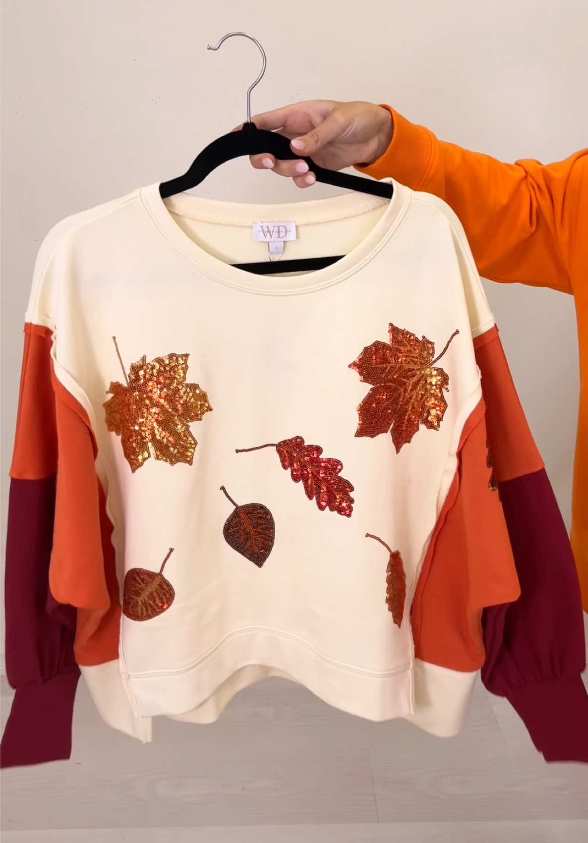 NEW ARRIVALS ARE LIVE NOW!! 🍁🍂 tap to shop 🧡 #sparkle #sequins #christmas #thanksgiving #girly 