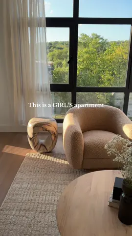 This is Barbie’s dream house #apartmentdecor #livingroomstyle #apartmenttherapy 