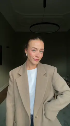 Quick outfit check in the office 🤫  #OOTD#fallook#rainyday#falloutfit