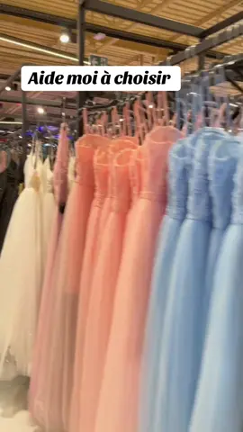 J’attends ton avis 😉#conseilmode #robedesoiree #mamantiktok #mode #lookalike 