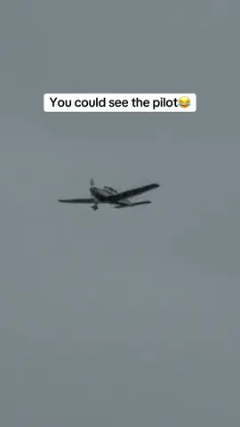 You could see the pilot flying it! 😂 #zoom #plane #flying #phone #fyp 