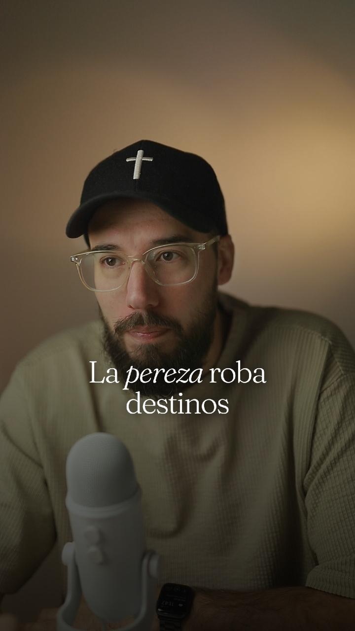 👉 Pincha en el LINK DEL PERFIL y únete hoy mismo al reto gratuito “Emprendedor del Reino” 303/365 📖 Proverbios 13:4 – “El alma del perezoso desea y nada alcanza; mas el alma de los diligentes será prosperada.” La pereza no te detiene de golpe, te adormece poco a poco. Pero la disciplina te despierta, te ordena y te lleva justo donde la pereza nunca podrá llevarte. #jovenescristianos #contenidocristiano #reflexionescristianas #motivacioncristiana #emprendimientocristiano #emprendimiento #mentalidad