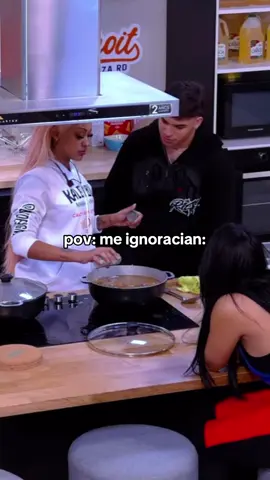 me ignoracionan😞😞