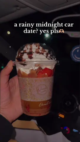 a apple crumble to warm the soul✨ @WunderCrumble #dessert #applecrumble #drivethru #fyp #bradford 