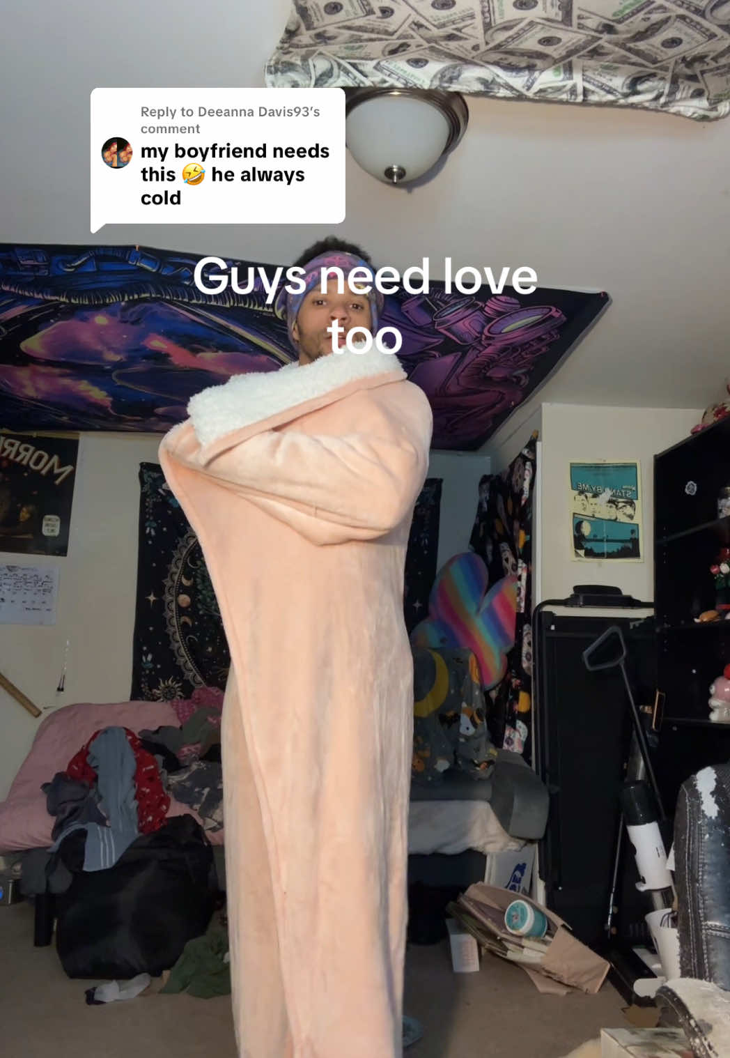 Replying to @Deeanna Davis93 wearable heated blanket #tiktokshopcreatorpicks #tiktokshopblackfriday #lazygirlfashion #heatedblanket #BlackFridayDeals 