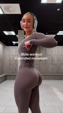 GLUTES TIME🤎 Wearing the new origin colors, launching Oct 30th 4pm GMT | 5pm CET @DFYNE 