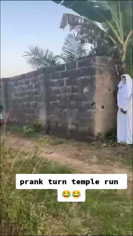 Prank goes wrong 😂😂😂#trendingvideo #trendingvideo #fyp #laugh #funnyvideos @₱ɆⱠⱠɆⱤ @skyz @xgcfc @Boi jago @Village50cent @asherkine