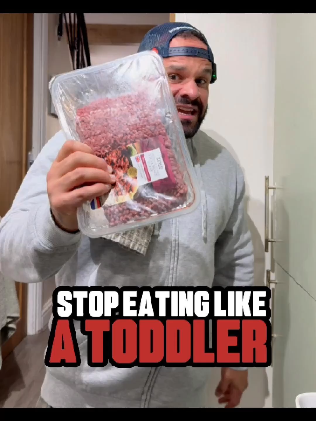 Most dads think they’re “eating loads” until you check their protein and it’s half of what it should be. Here’s the truth 👇 ✅ Protein builds muscle. ✅ Keeps you full while cutting. ✅ Stops you looking soft when you diet. 💥 Aim for 1g per lb of bodyweight. 💥 Get it from real food first. 💥 Use a shake if needed and NOT as a meal replacement. Simple works. Complicated fails. 👉 Save this before you waste another week undereating. 👉 Tag a mate who needs to hear this. Let's get it champ! 🔥