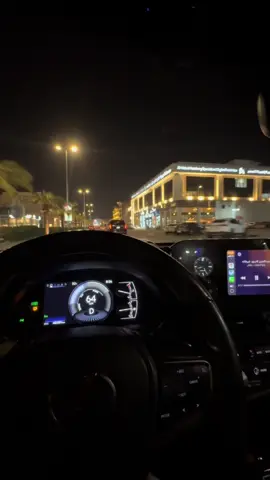 غيروك العواذل ؟ طعتهم؟ ياحرام عقب ماكنت مقبل بالمحبة رجعت؟ وين كلمه احبك؟ وين ذاك الغرام ؟ليش نزلت قدرك عقب ما انت ارتفعت؟ اه يا قوى قلبك لك عيون تنام تجرح الي يحبك بالكلام وقطعت كان لك قدر عندي وانتهاء وسلام غلطتي جيت كلي بالمحبة وضعت #الاحساء #pov #alahsa #explore #fly 