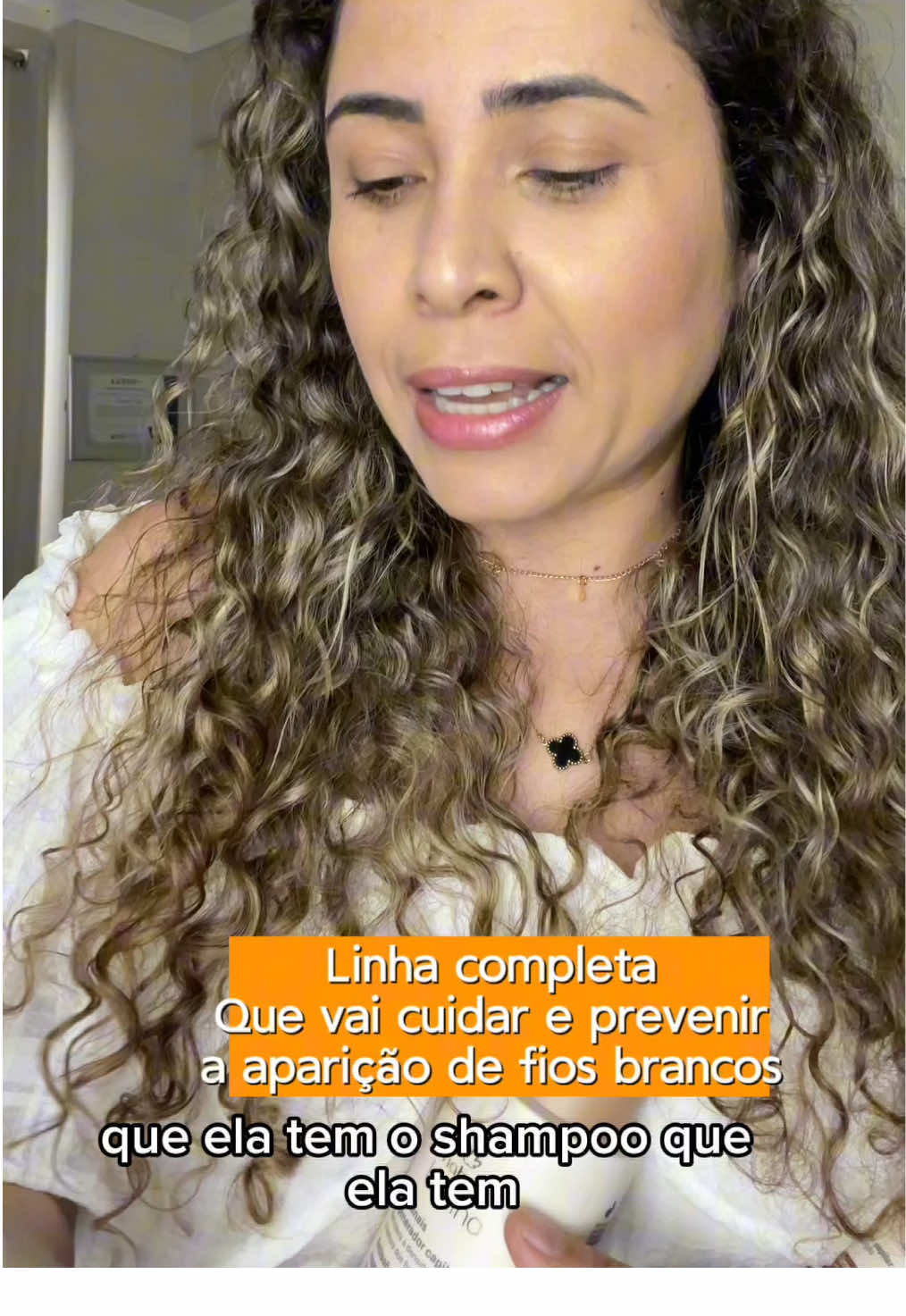 Comecei a notar meus primeiros fios brancos — e percebi que o envelhecimento capilar vai além da cor. O Lumina Antissinais da Natura devolveu densidade, força e vitalidade aos meus fios desde a primeira aplicação. Ciência, tecnologia e cuidado que realmente fazem diferença. Use meu cupom QUEROLUMINA e garanta 15% off por tempo limitado. (Link na Bio)  @Consultoria Natura e Avon #publi #NaturaLumina #publicidade  #CabelosFortes #PrevençãoFiosBrancos