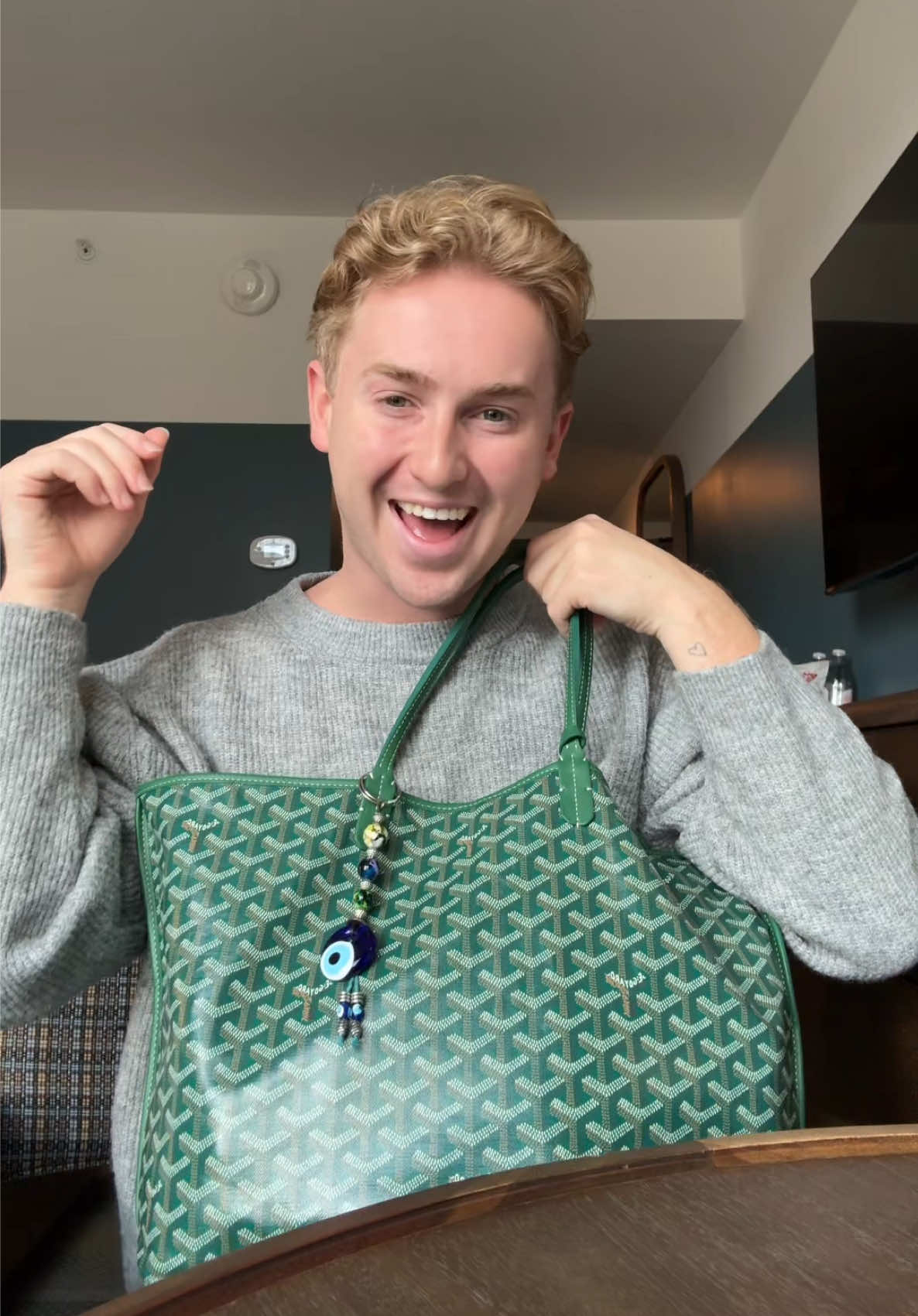 What’s in my Bag hehe @Waterboy #waterboypartner #fyp 