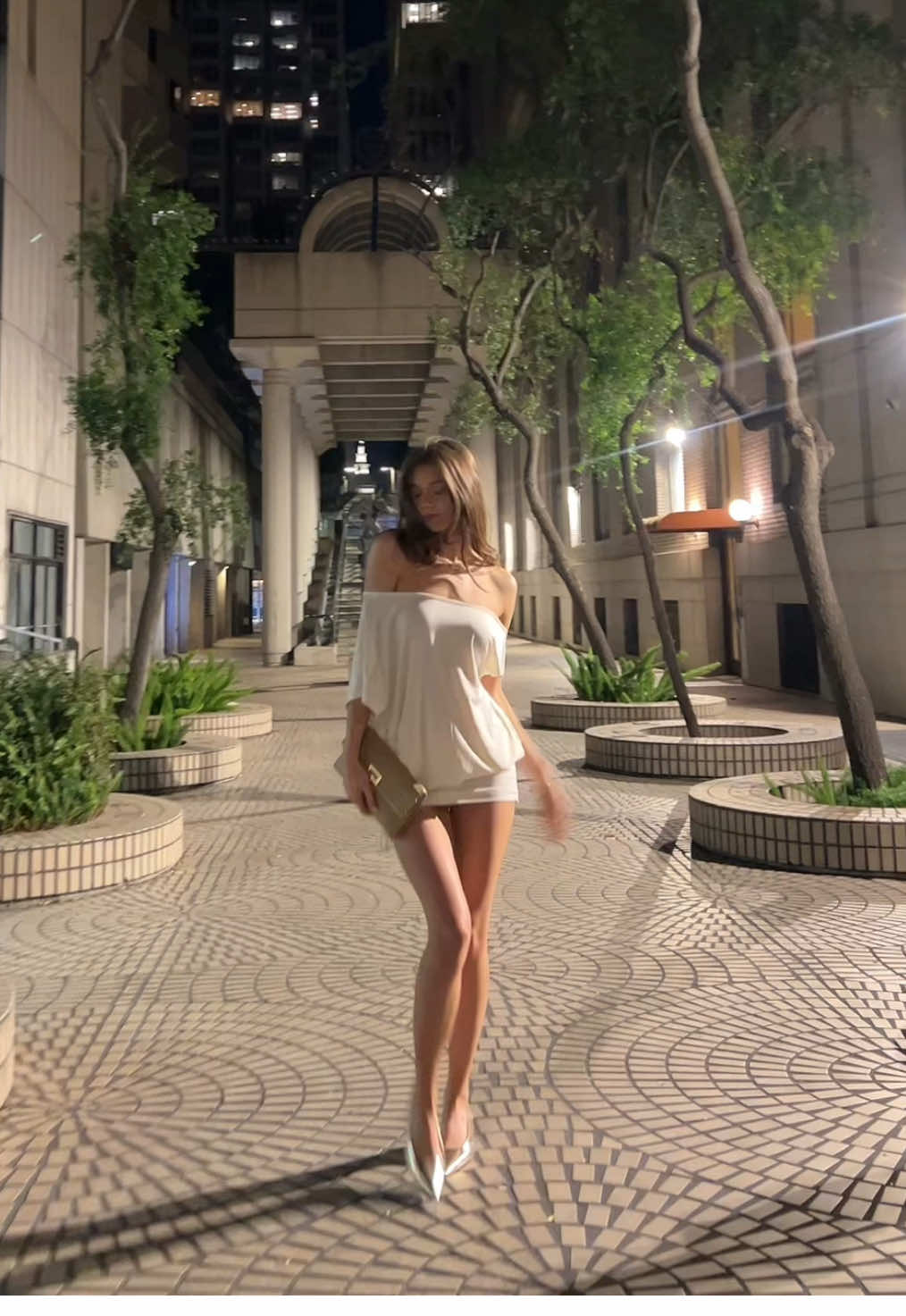 Beautiful outfit in a beautiful city 💋 #ootn 