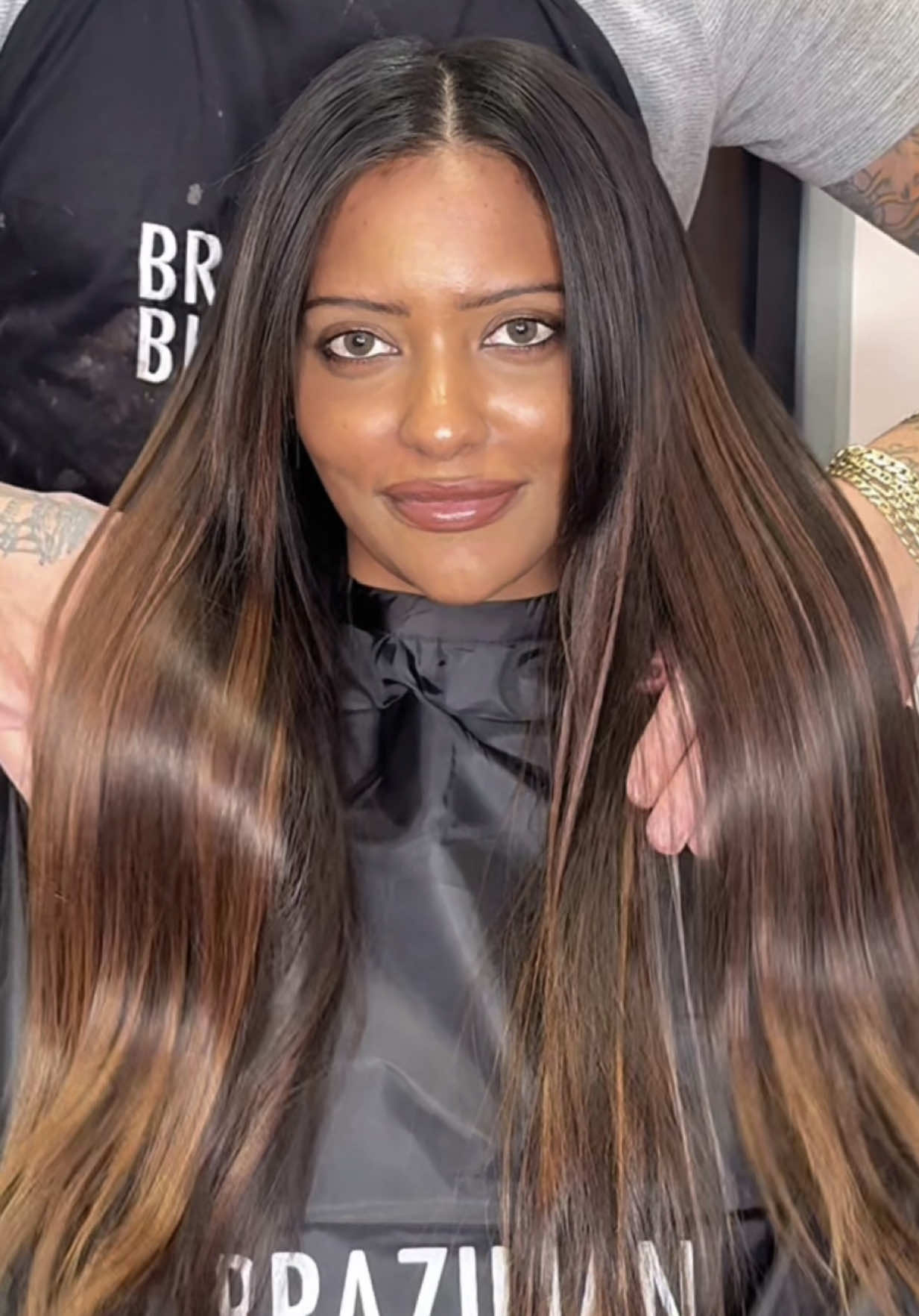 ✨The secret to Anncy Twinkle’s glass-like shine? Brazilian Blowout FREE 🤎 Enjoy 12 weeks of smooth, frizz-free results 💫 Visit our stylist locator to find a BB Certified Stylist in your location 📍 @Beau Dieda  #brazilianblowoutfree #brazilianblowout #brazilianblowoutcertified #smoothingtreatment #shinyhair      