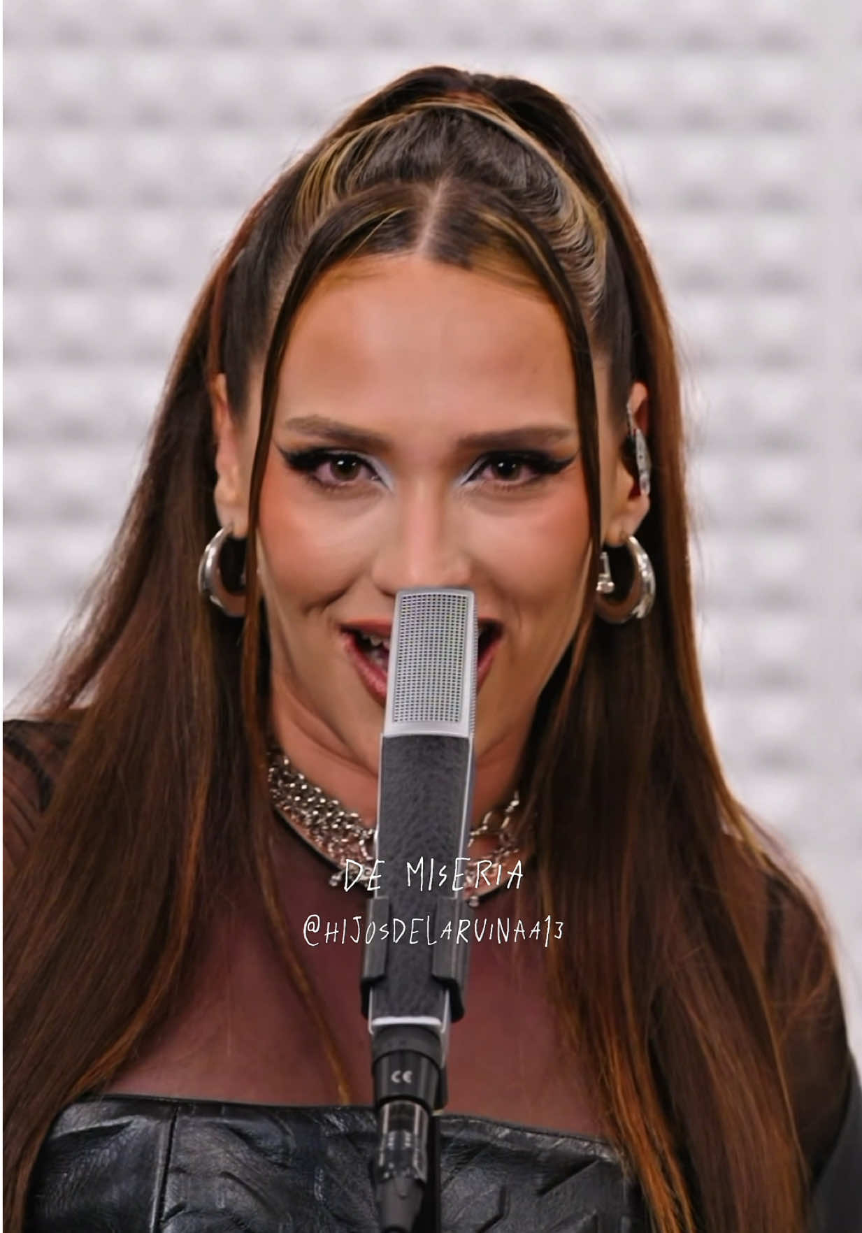 Cantaré ❤️‍🩹 #liakali #cantaré #gallerysession #rapespañol 