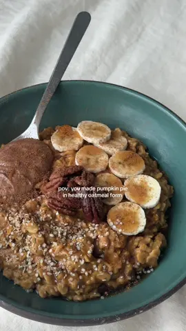 sorry i’m busy eating pumpkin pie in healthy oatmeal form #oatmeal #oats #pumpkinseason #pumpkin 