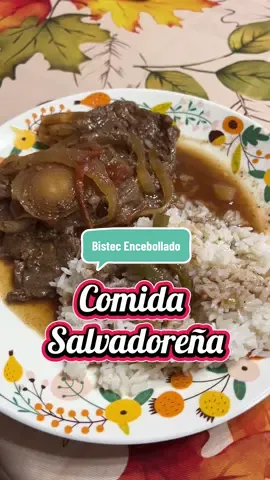 Comida Random en la casa de mi mama #comidasalvadoreña #bistecencebollado #salvadoreños 