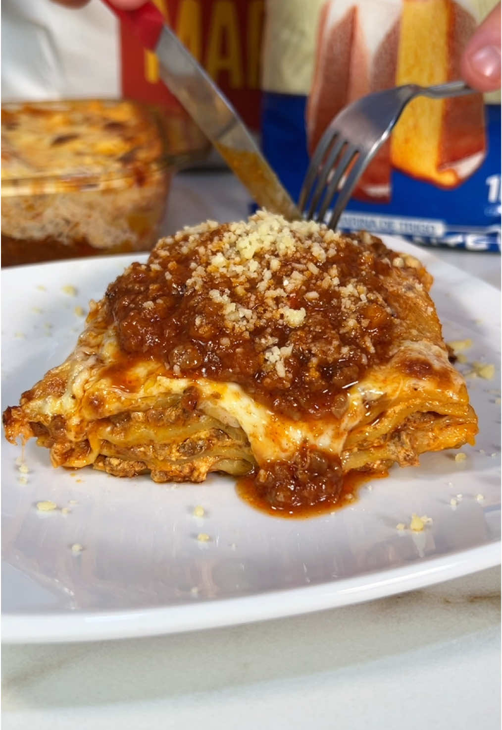 Aprende a hacer un pasticho con masa casera que no tiene nada que envidiarle al de supermercado y aparte con un sabor único y delicioso mejor imposible!  Por supuesto lo hacemos con la mejor harina la de mi gente de @productosdonamara excelente calidad!  #pasticho #carne #queso #comidacasera #Receta 